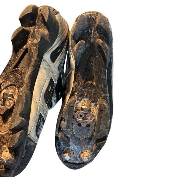 Shimano Men’s Size 10 SPD Cycling Shoes - Picture 9 of 10